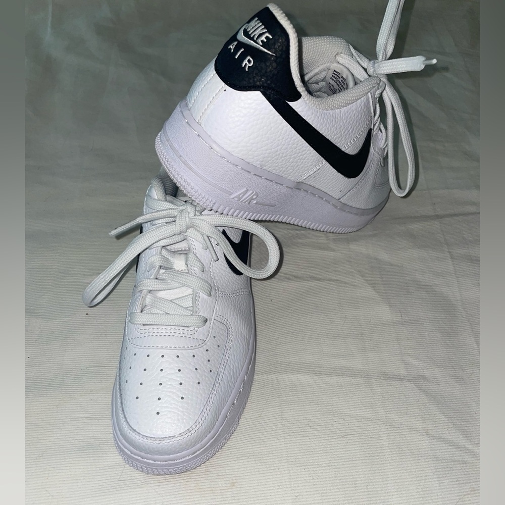 Nike Air Force 1 - Picture 7 of 8